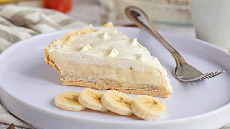 Slice of banana cream pie