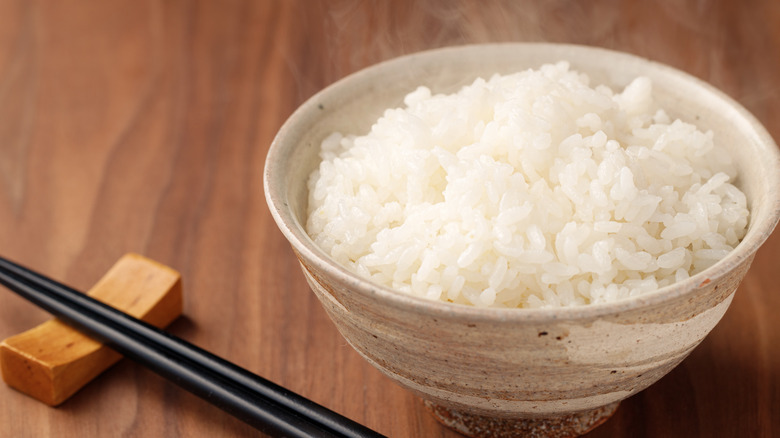 Bowl of white rice 