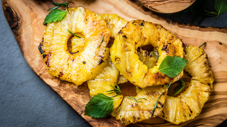 Grilled pineapple rings