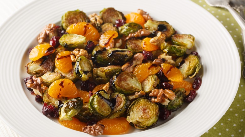 Brussels sprouts salad with nuts