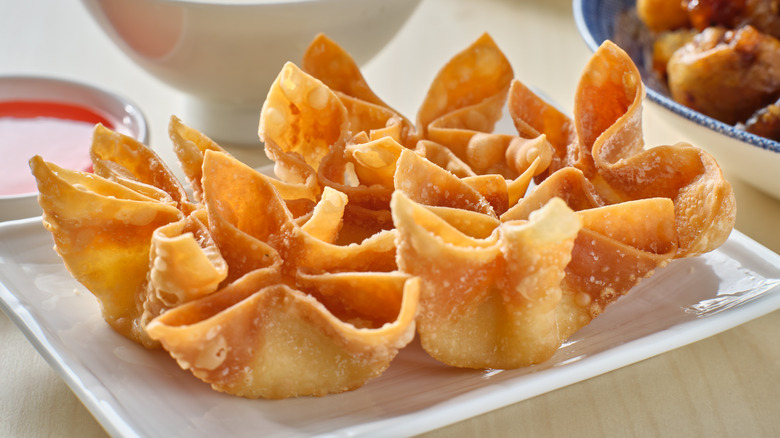 crab rangoon fried wontons