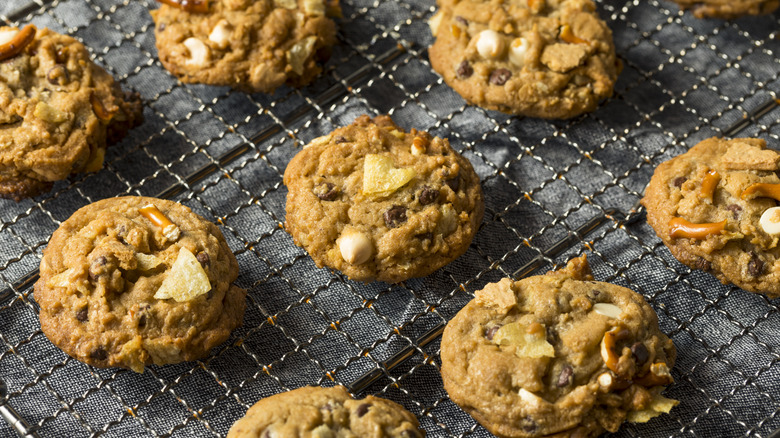 Cookies with potato chips