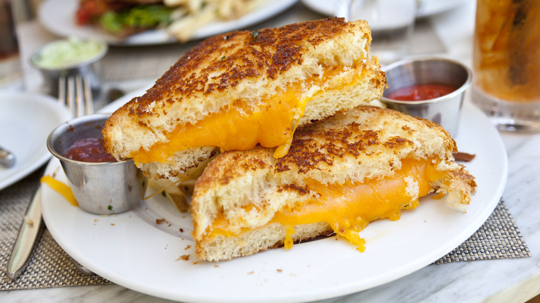 Grilled cheese sandwich on plate