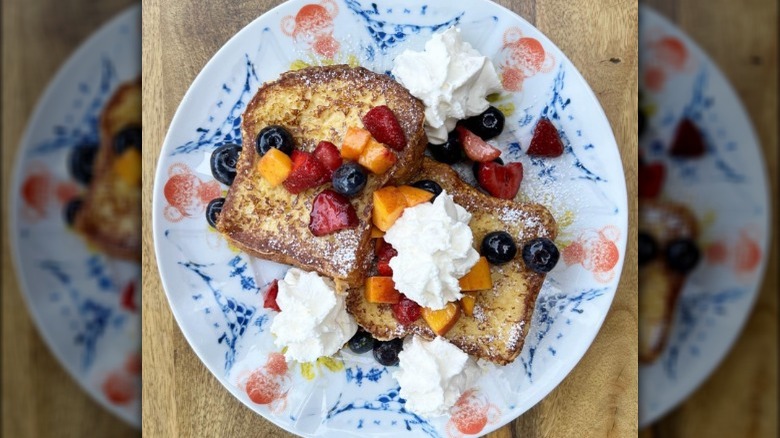 French toast with fruit