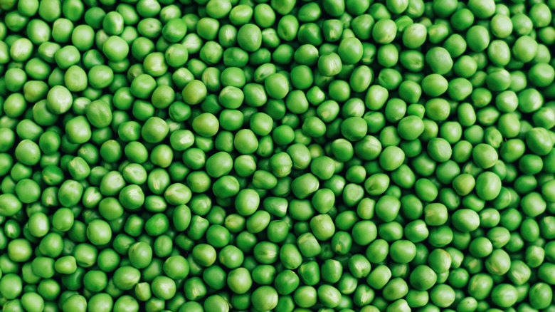 Fresh green peas