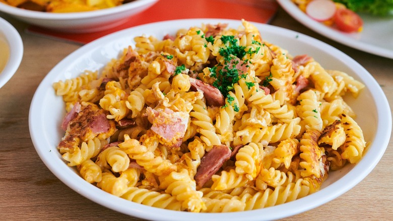 spaetzle with cheese and meat 