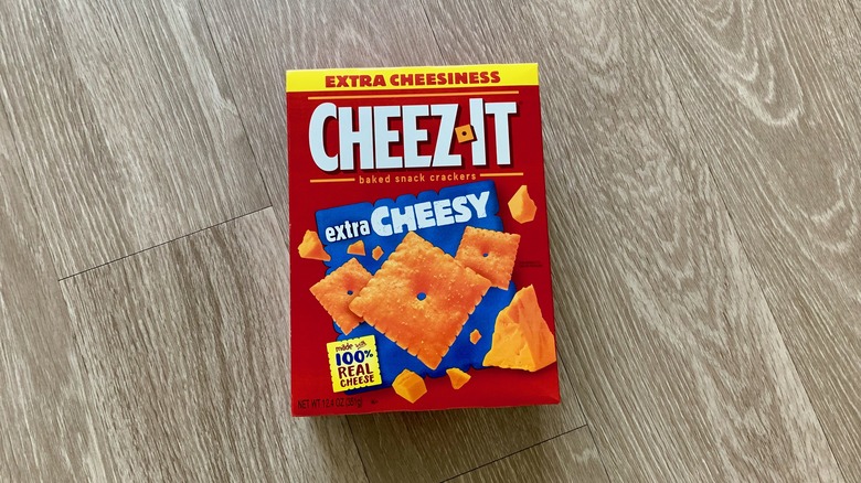 Extra Cheesy Cheez-Its box