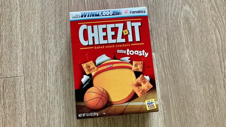 Extra Toasty Cheez-It box