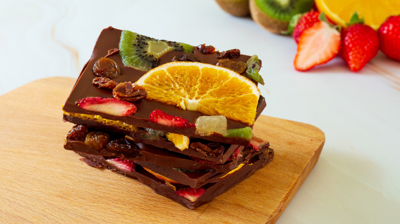 dried fruits chocolate bark