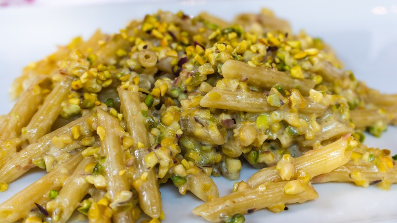 Pasta with pistachio pesto