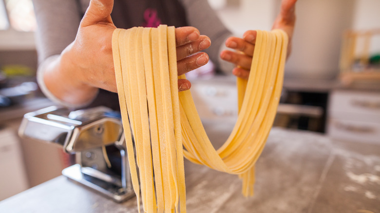 Cutting pasta by hand