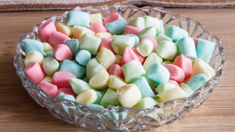 Crystal dish with breath mints