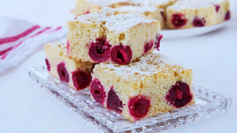 slices of Hungarian cherry pite