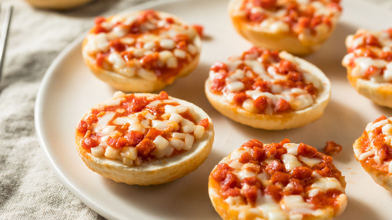 Mini pizza bagels