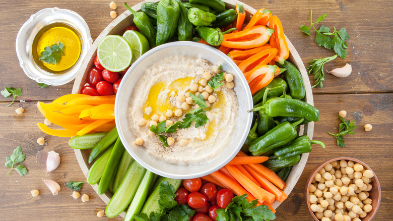 Veggies with hummus