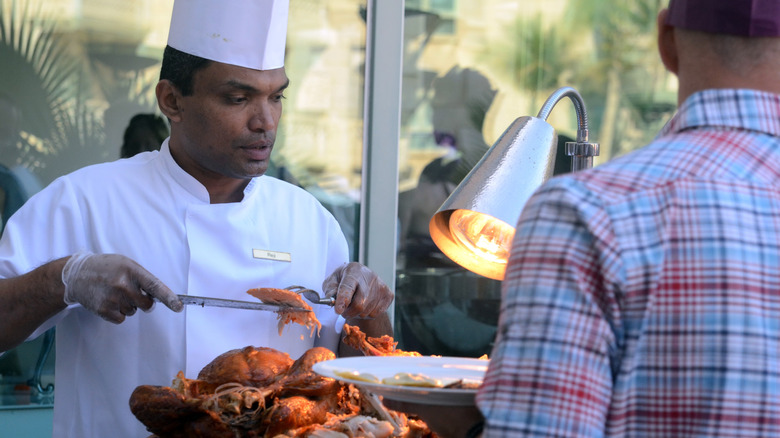 live buffet food station service time