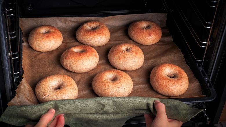 Toasting bagels in oven