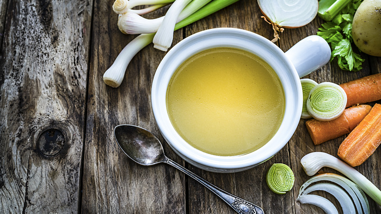 Vegetable broth with vegetables