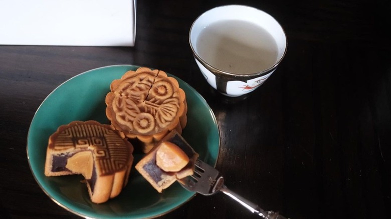 Moon cake blue plate, cup