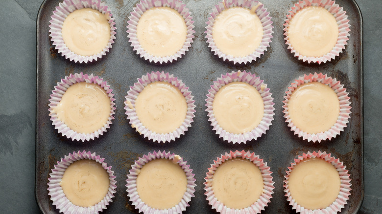 Lined muffin tin