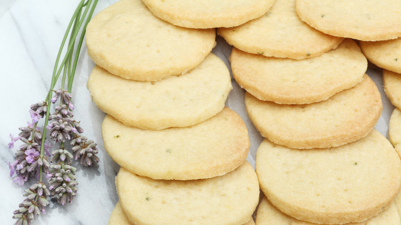 Shortbread cookies with lavender