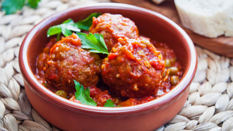 Meatballs in red sauce