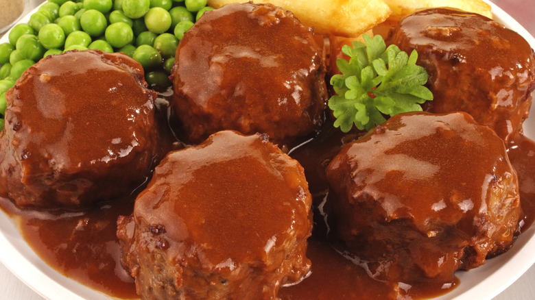 Meatballs in brown sauce