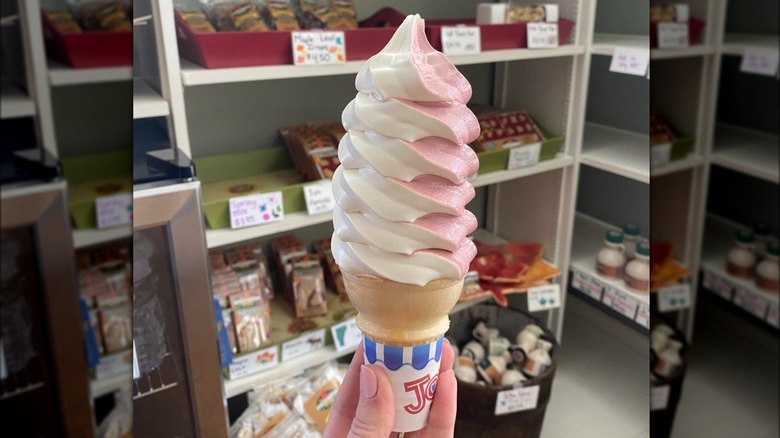 maple creemee soft serve cone