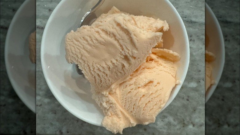 teaberry ice cream bowl