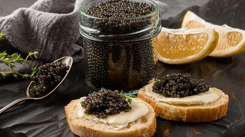 Caviar on toast 