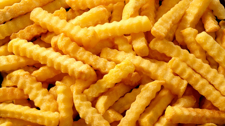 Crinkle cut fries