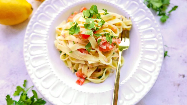 Spicy tuna pasta salad