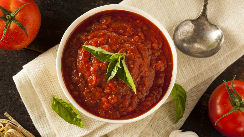 Marinara sauce with ingredients