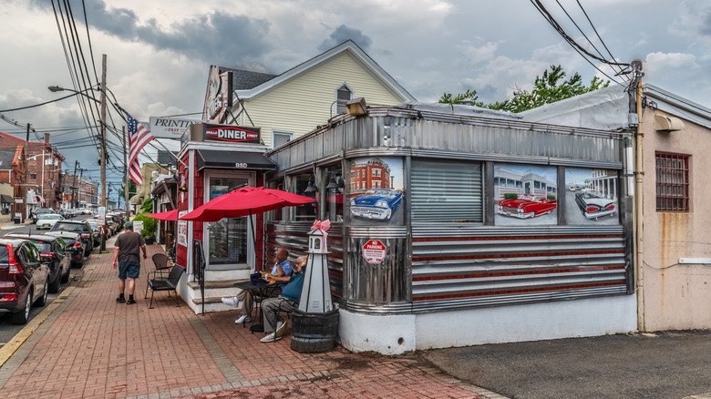 Broad Street Diner restaurant exterior