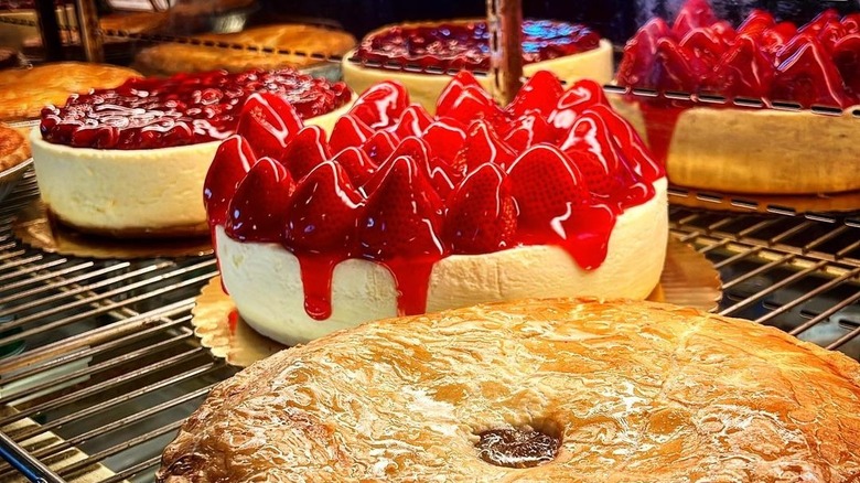 Cheesecakes and pie