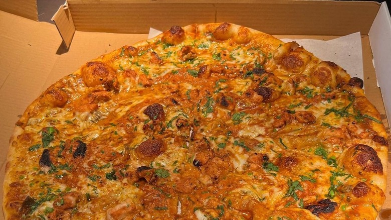 Chicken tikka masala pizza