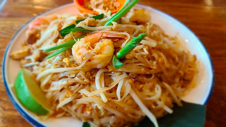 Zaab Zaab shrimp pad Thai