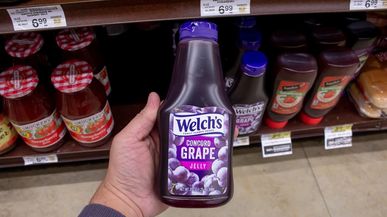 Grape jelly container