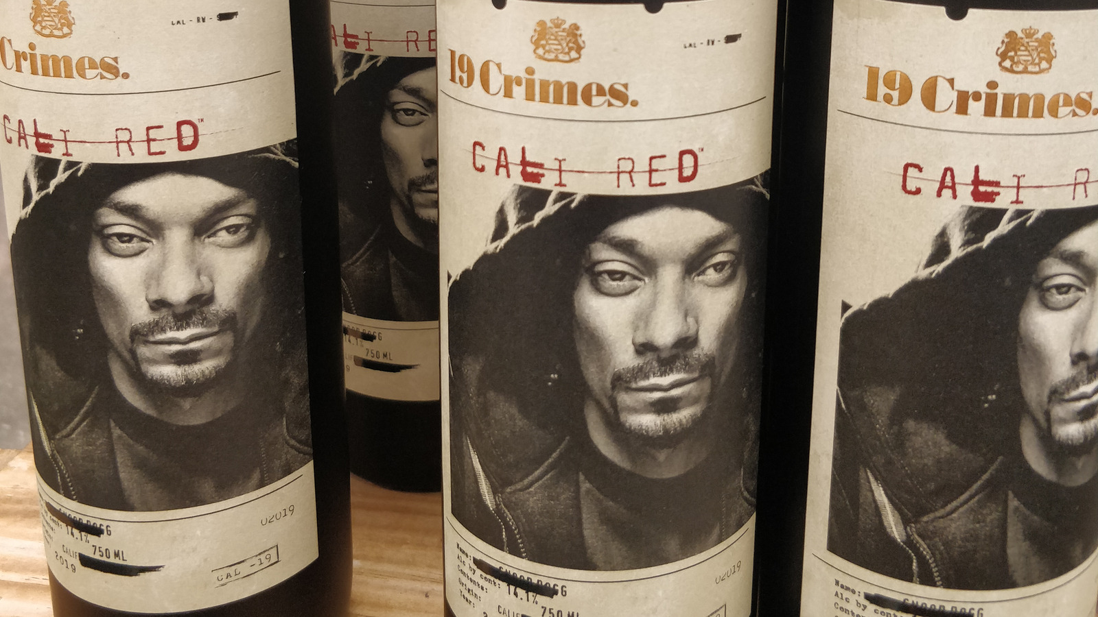 https://www.tastingtable.com/img/gallery/19-crimes-snoop-dogg-cali-red-the-ultimate-bottle-guide/l-intro-1682617123.jpg