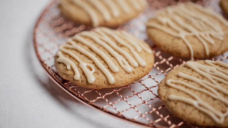 Spiced cookies with icing