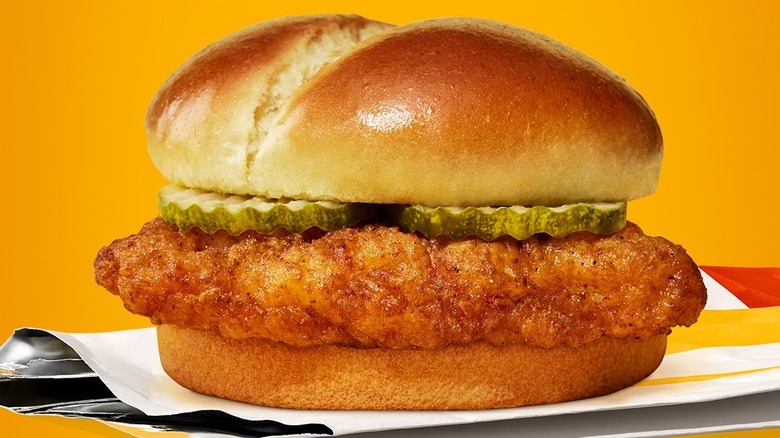 chicken sandwich with pickles