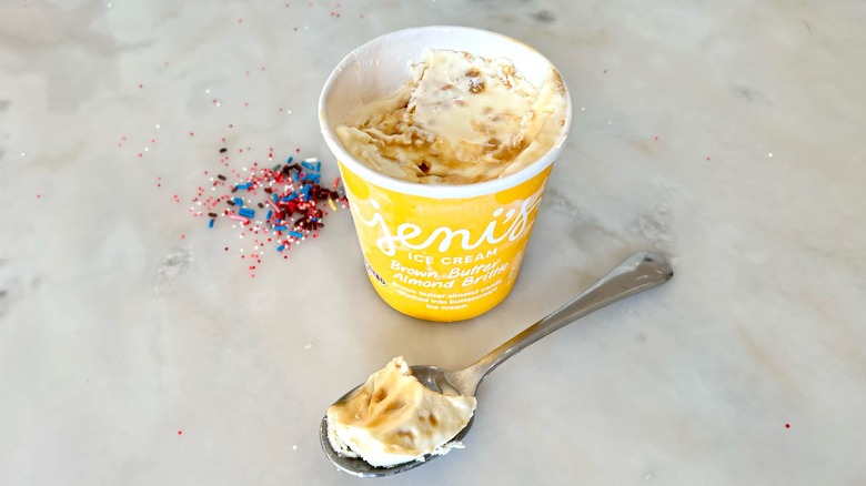 Jeni's Brown Butter Almond Brittle pint