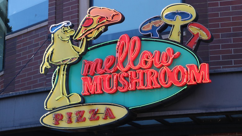Mellow Mushroom sign