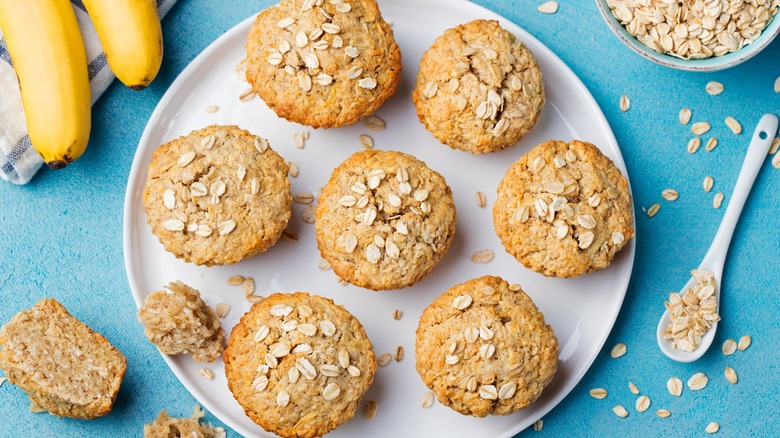 Banana oatmeal muffins