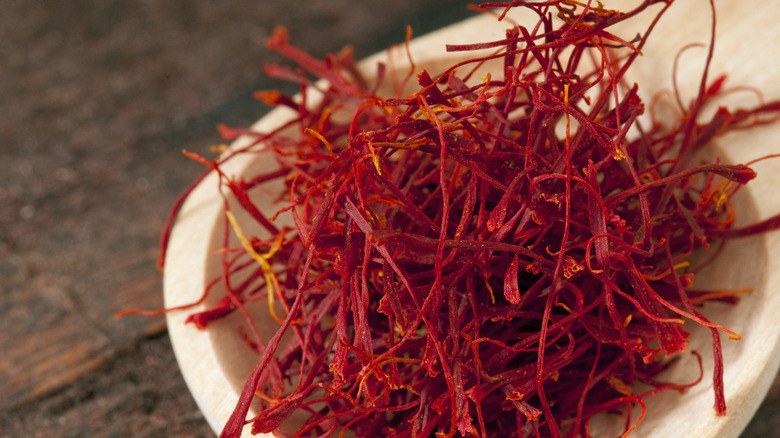 Saffron pieces in spoon