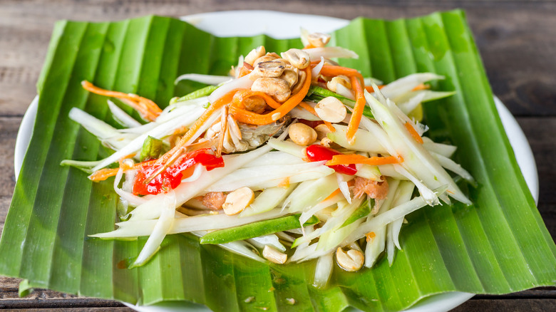 Green papaya salad