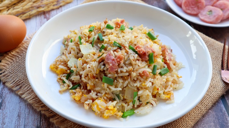 Plate of khao pad