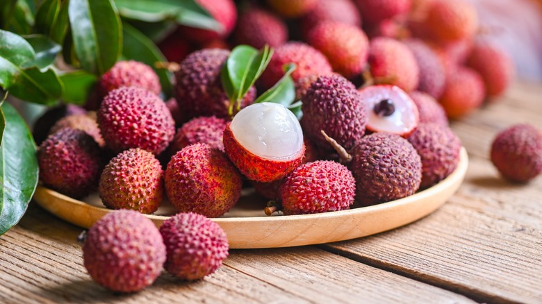 Lychee in bowl