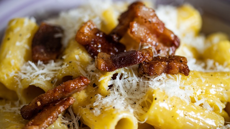 pasta carbonara with guanciale