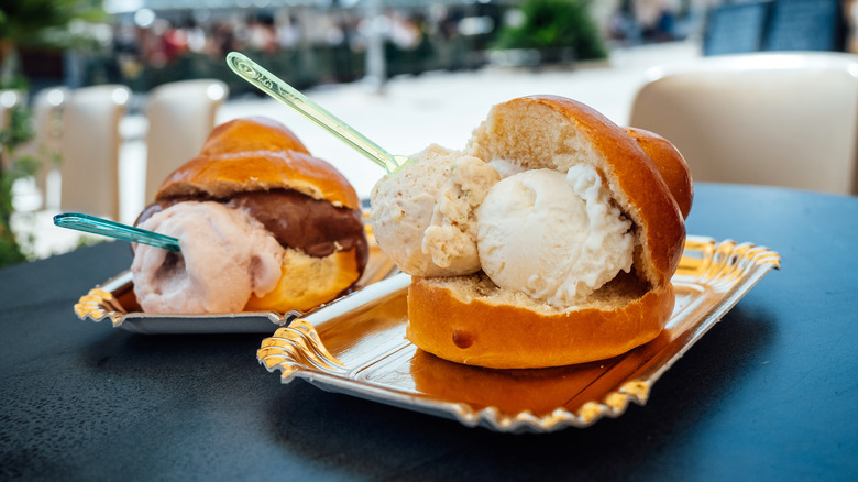 Gelato on brioche rolls